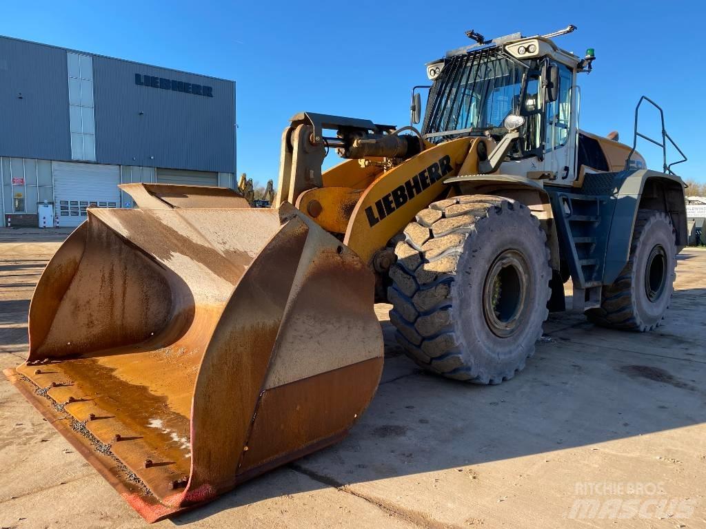 Liebherr L 586 Chargeuse sur pneus