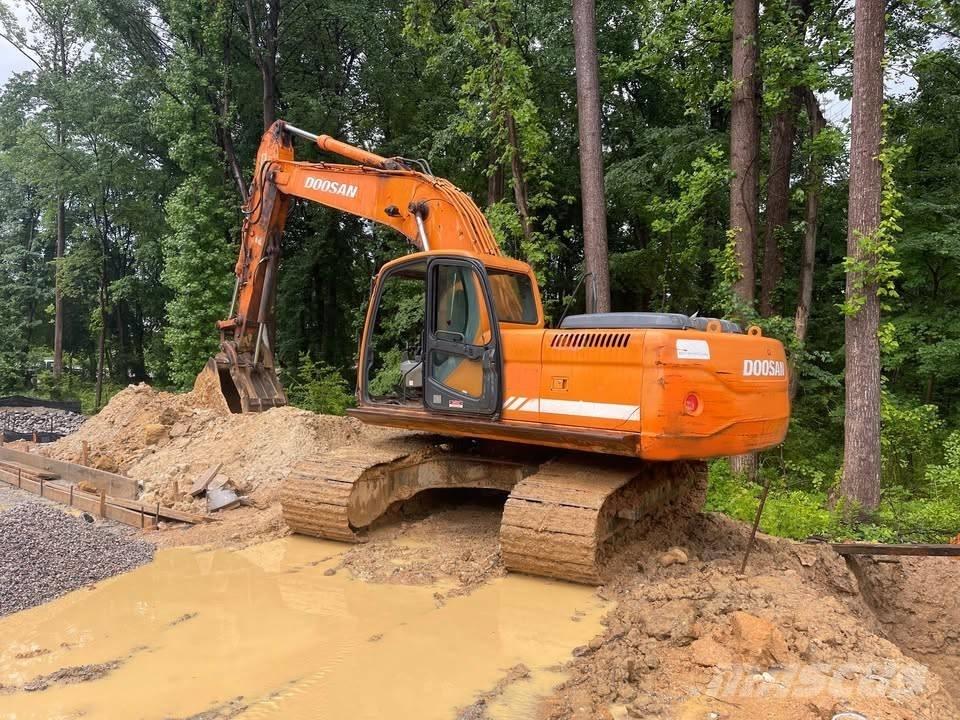Doosan DX 255 LC Pelle sur chenilles