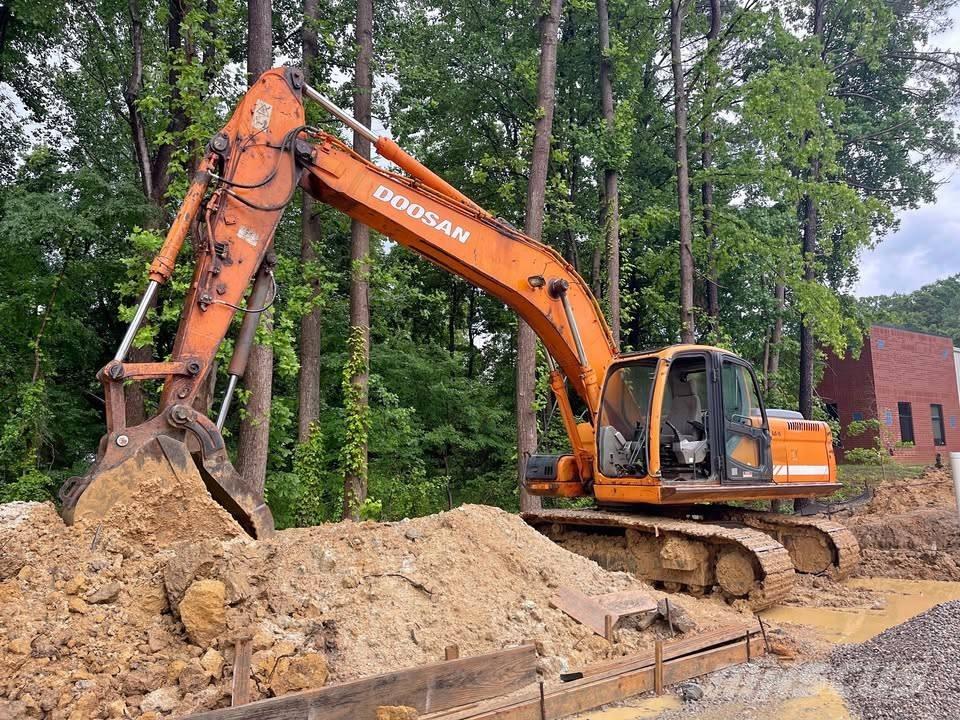 Doosan DX 255 LC Pelle sur chenilles