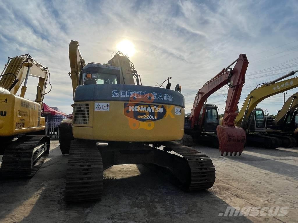 Komatsu PC 228 US Pelle sur chenilles