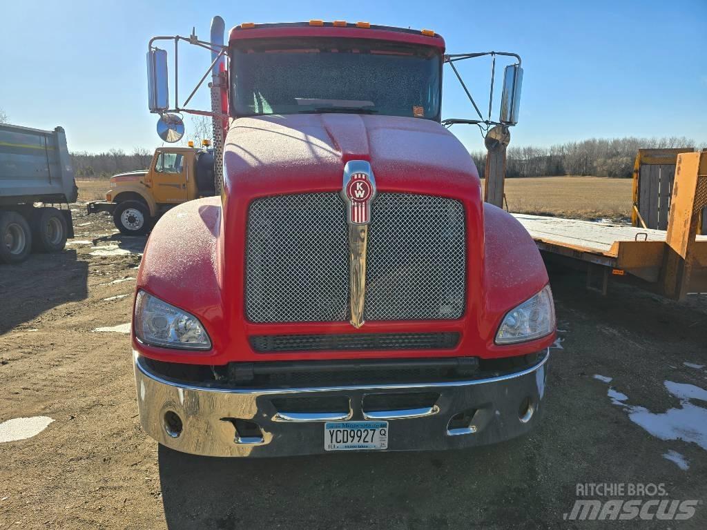 Kenworth T 440 Camion benne