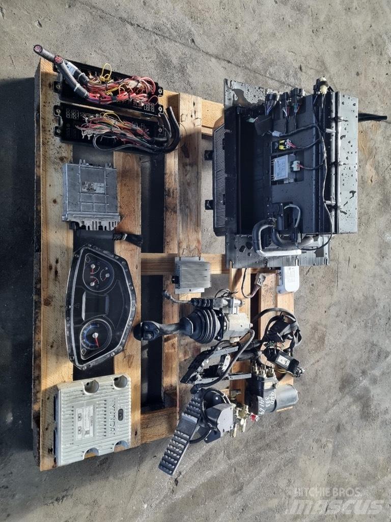 Hyundai HL 940 Electronique