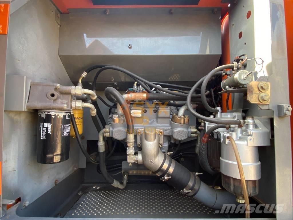 Hitachi ZX 240 Pelle sur chenilles