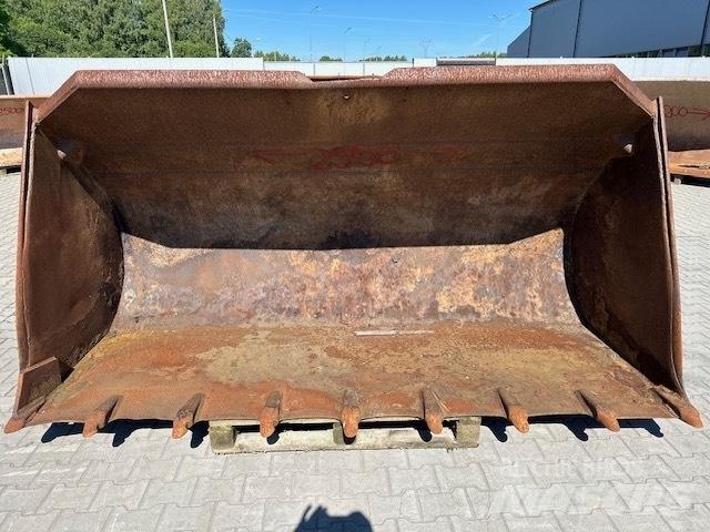 Liebherr L 551 Godet