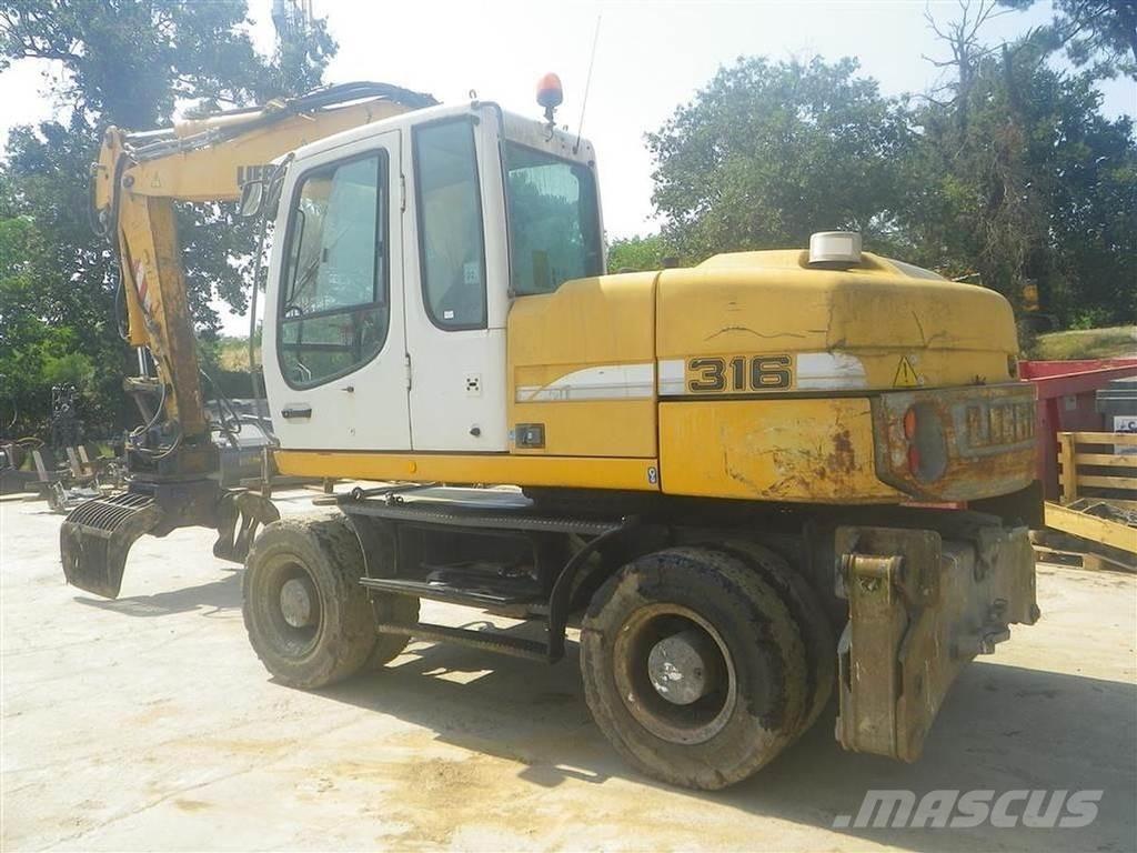 Liebherr A316Li Pelle spéciale