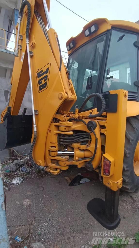 JCB 3 CX Chargeuse sur pneus