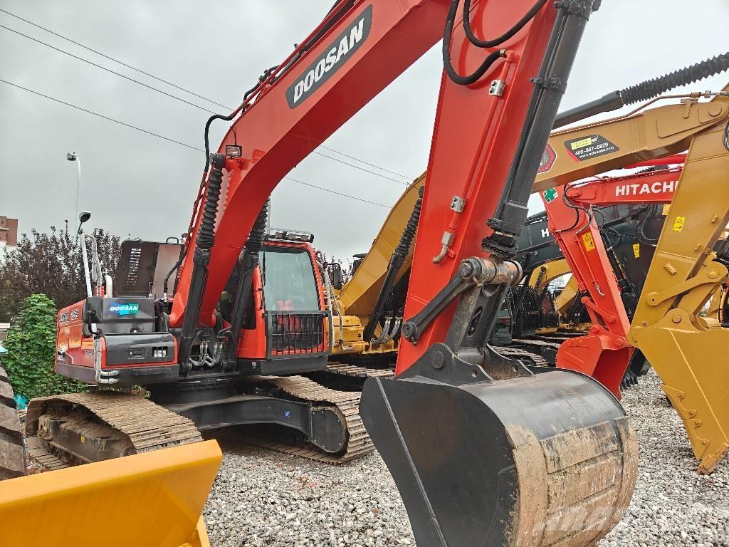 Doosan 225 LC-9C Pelle sur chenilles