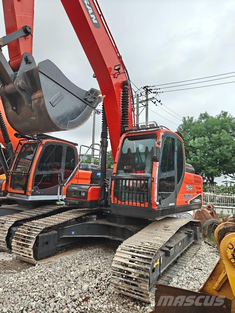 Doosan 225 LC-9C Pelle sur chenilles
