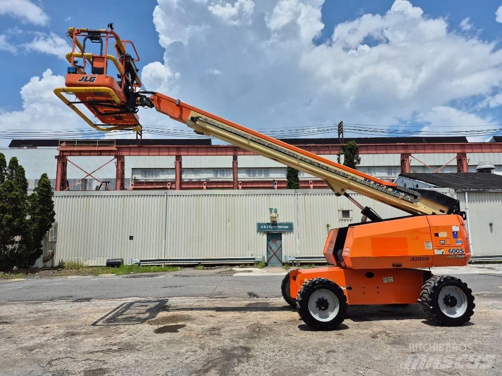 JLG 800 S Nacelles articulées