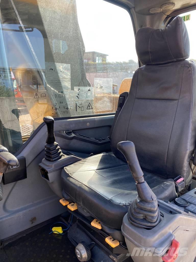Volvo EC 210 B LC Pelle sur chenilles