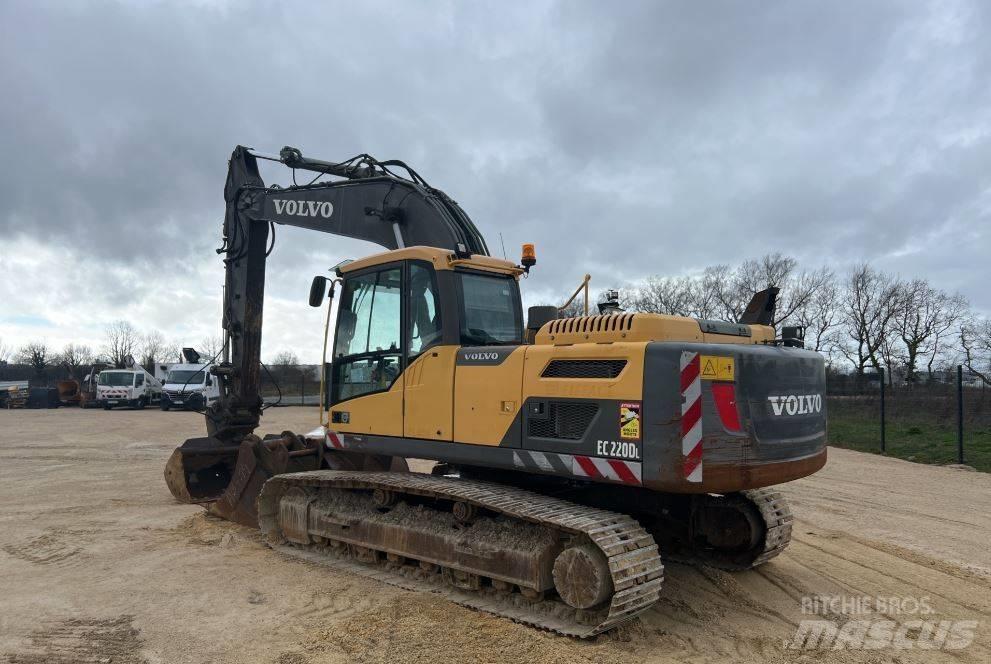 Volvo EC 220 DL Pelle sur chenilles