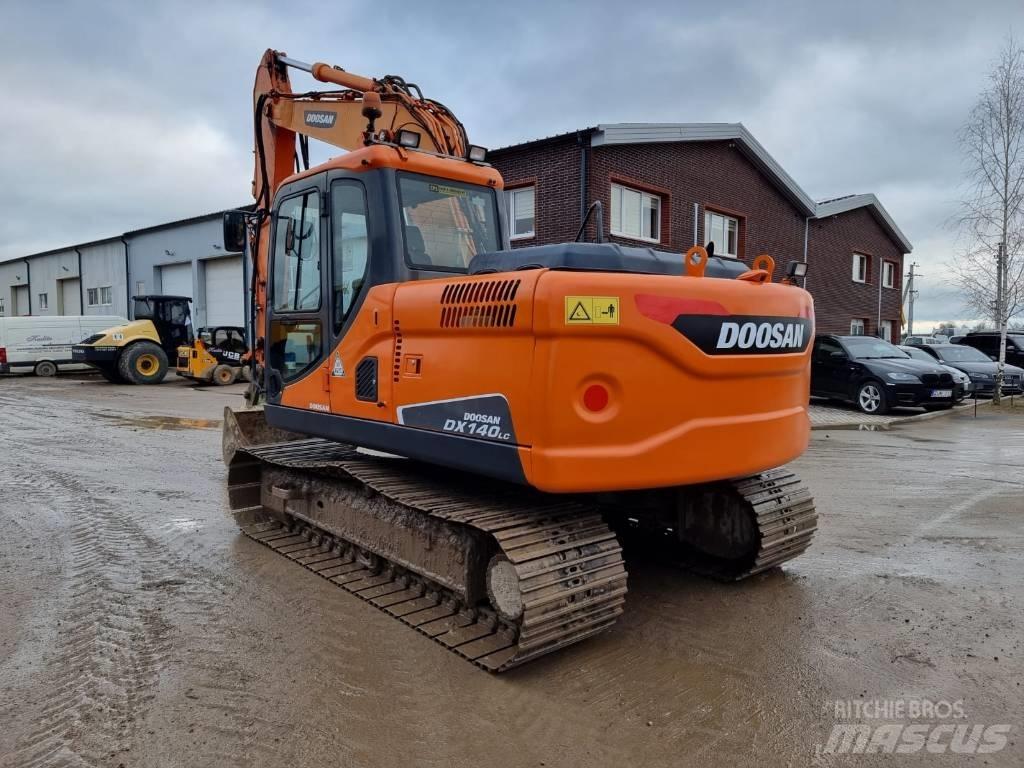 Doosan DX 140 LC Pelle sur chenilles