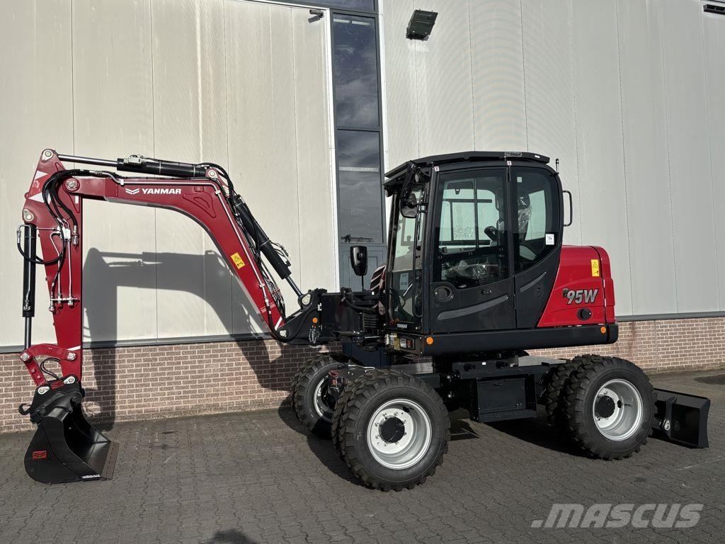 Yanmar B95W Pelle sur pneus