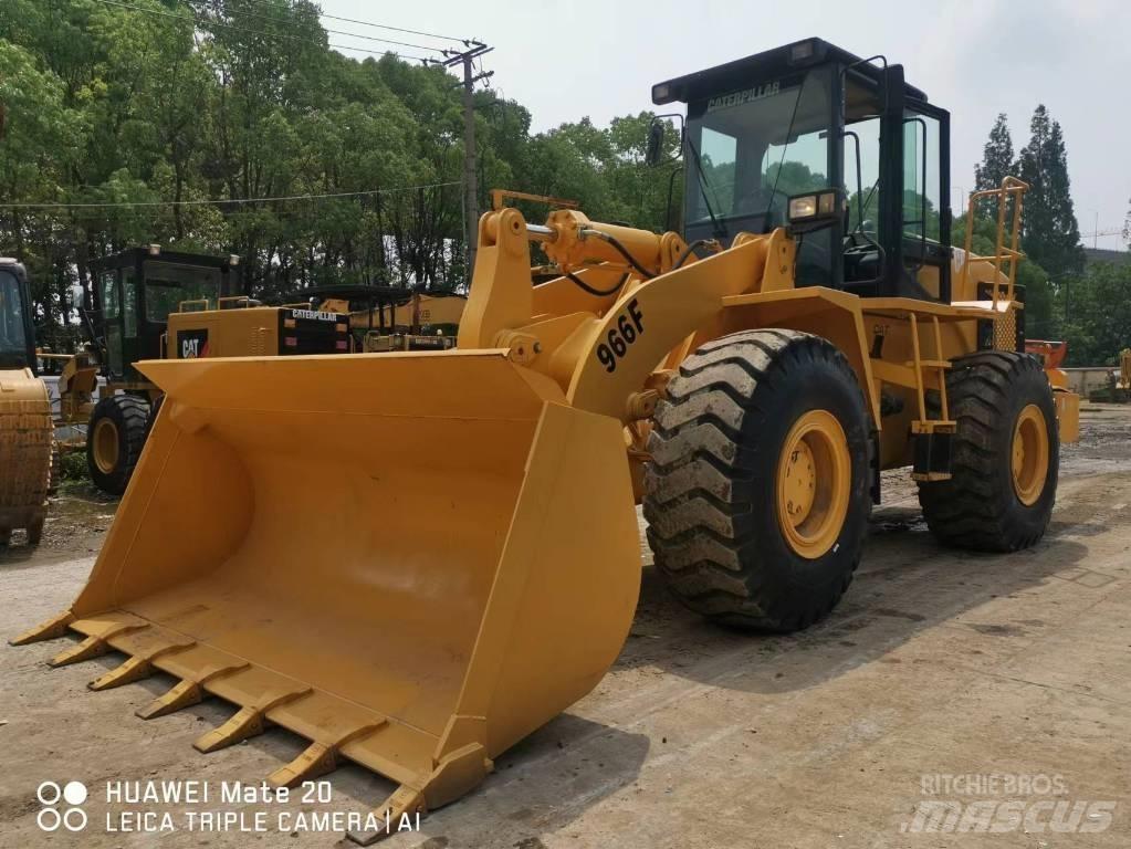 CAT 966 F Chargeuse sur pneus