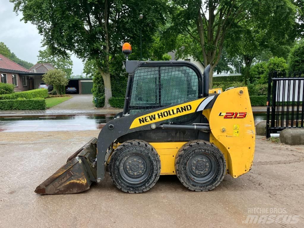 New Holland L 213 Chargeuse compacte