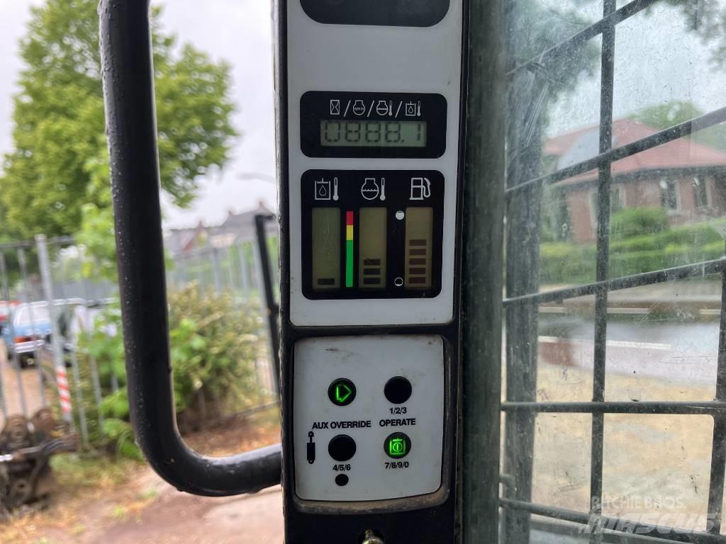 New Holland L 213 Chargeuse compacte