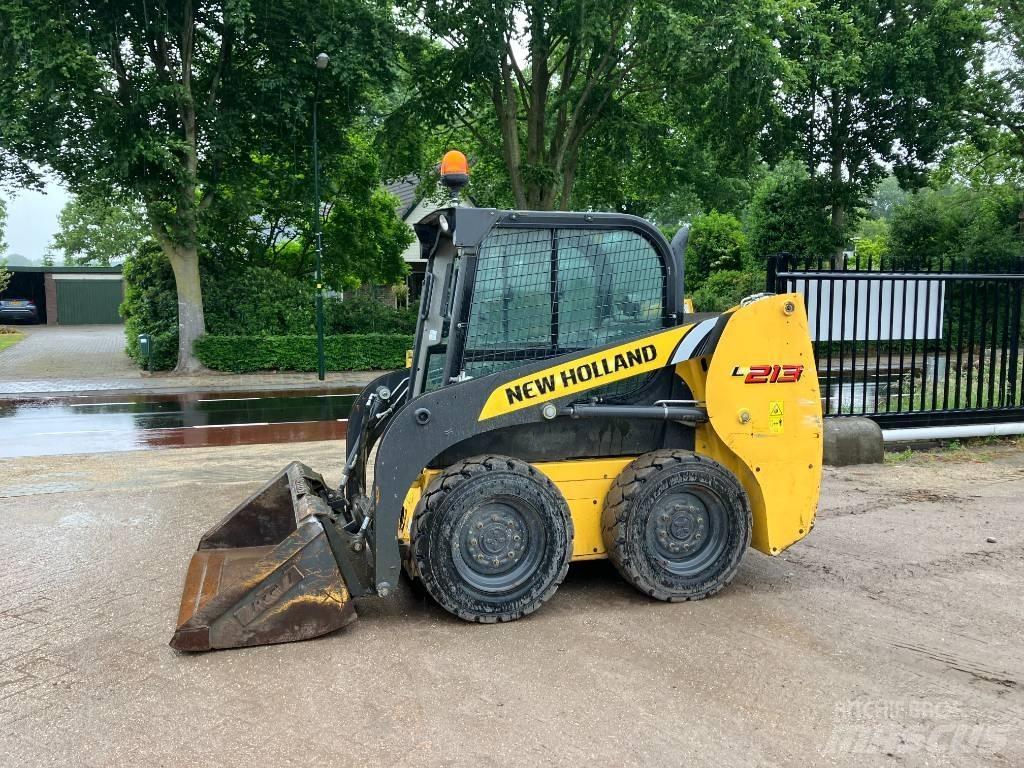 New Holland L 213 Chargeuse compacte