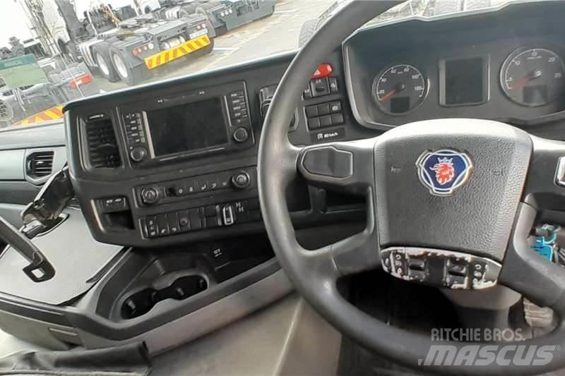 Scania G460 Autre camion