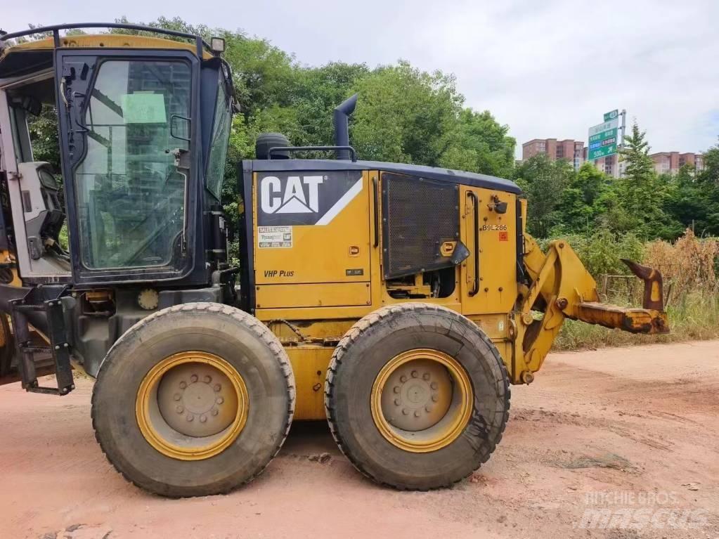 CAT 160 M Niveleuse