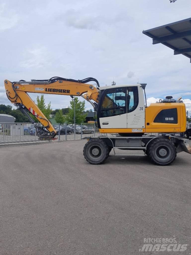 Liebherr A 916 Pelle sur pneus