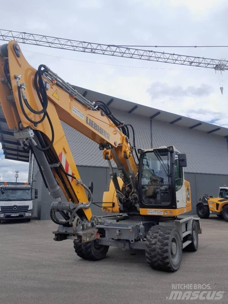 Liebherr A 916 Pelle sur pneus