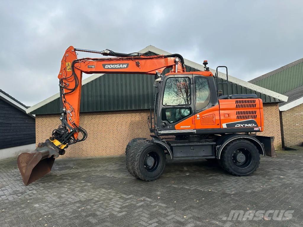 Doosan DX140W-5 Pelle sur pneus