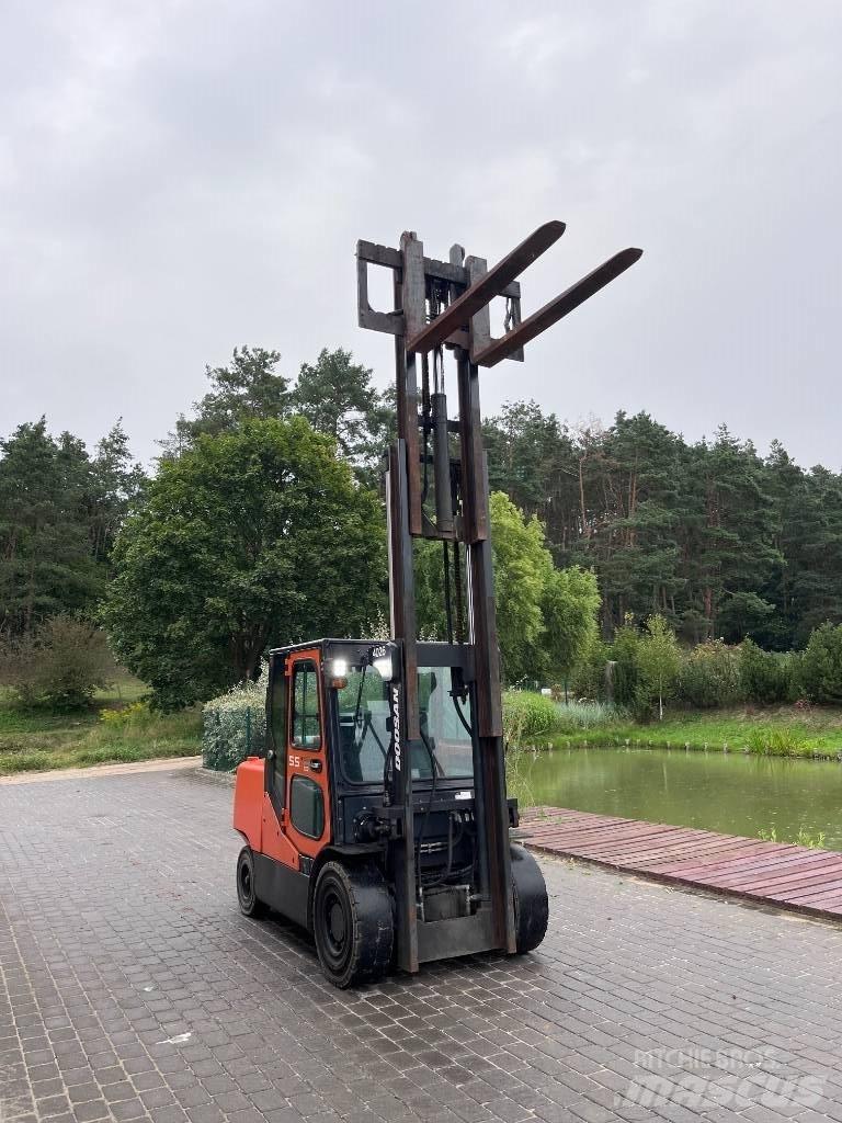 Doosan D 55 C-7 Chariots diesel
