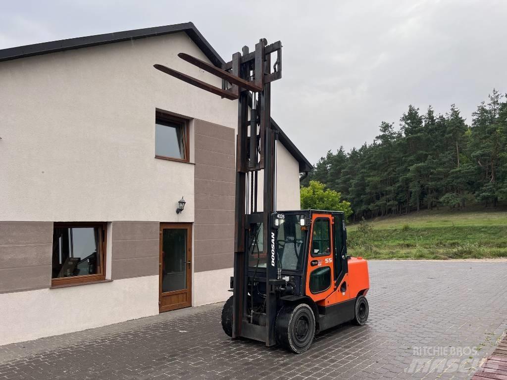Doosan D 55 C-7 Chariots diesel