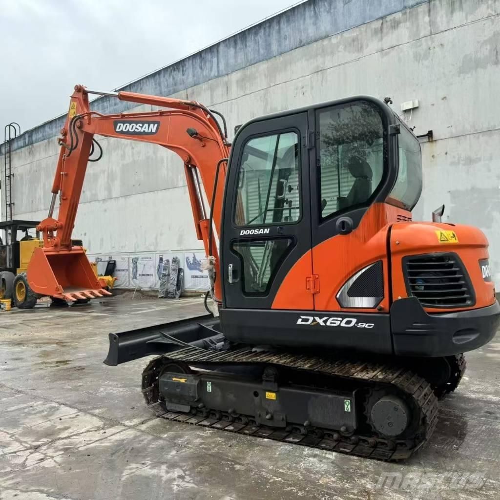 Doosan DX 60-9 C Mini pelle < 7t