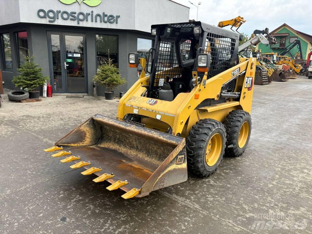 CAT 216 B 3 Chargeuse compacte