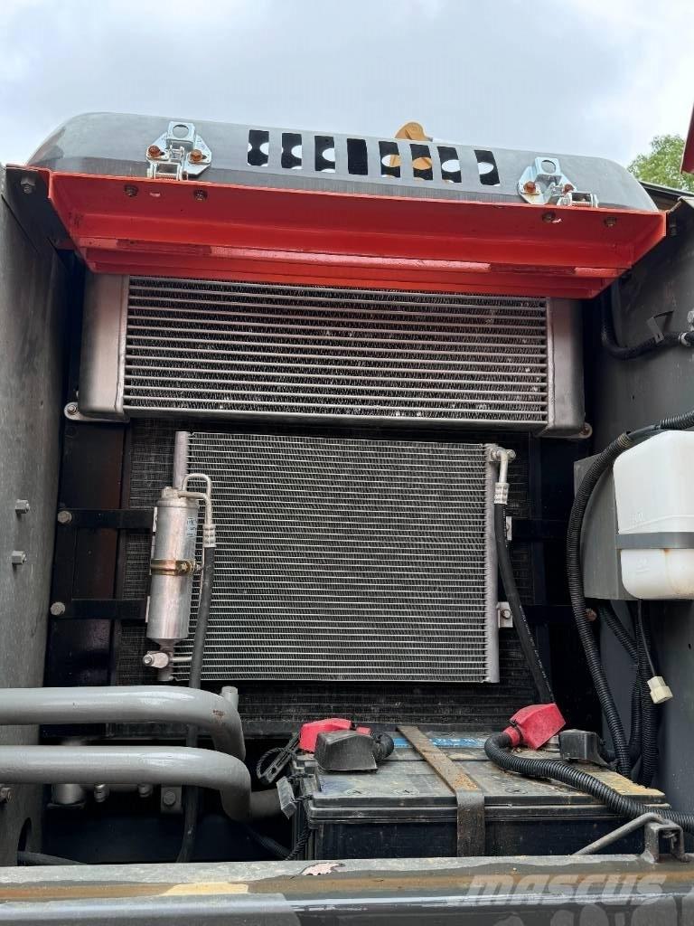 Hitachi ZX 200-3 G Pelle sur chenilles