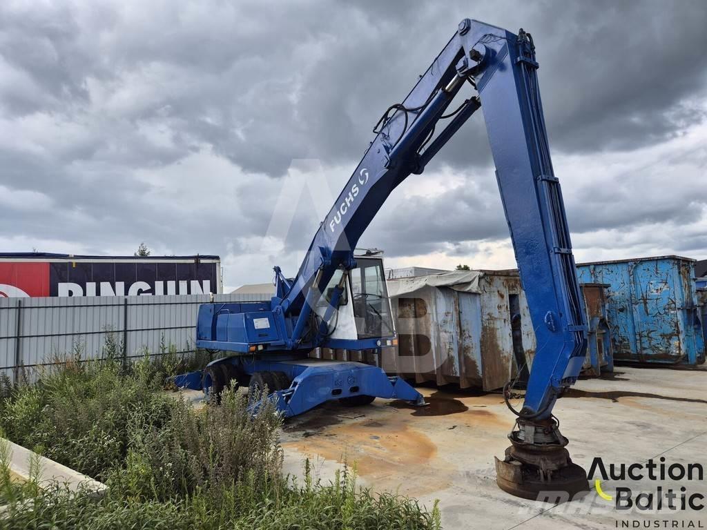 Fuchs MHL 331 Pelle sur pneus