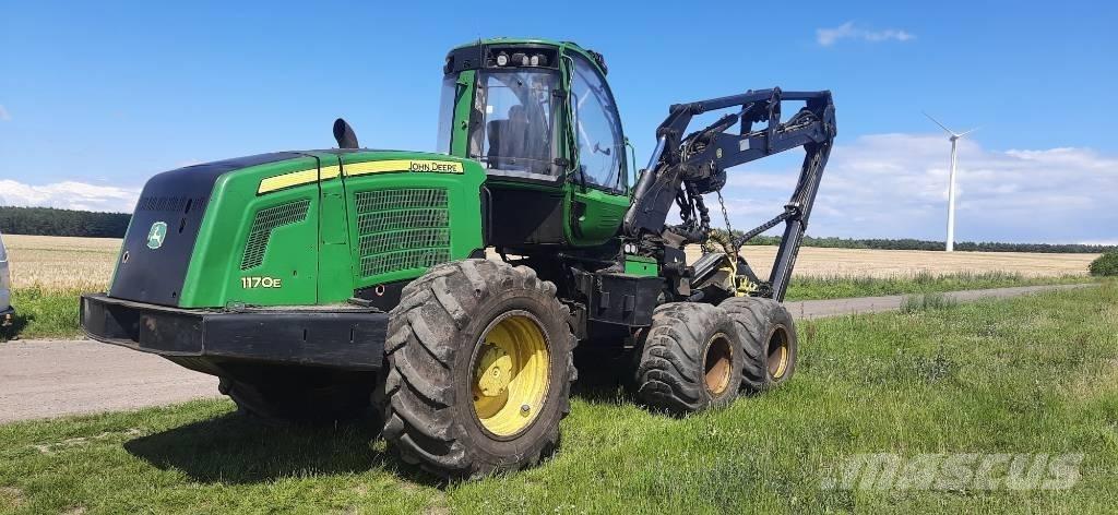 John Deere 1170 E Abatteuse