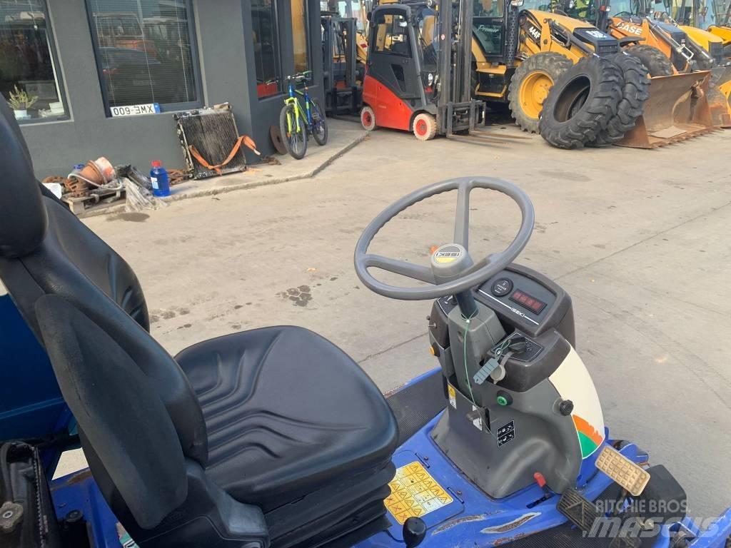 Iseki SF 230 FH Tondeuses montées
