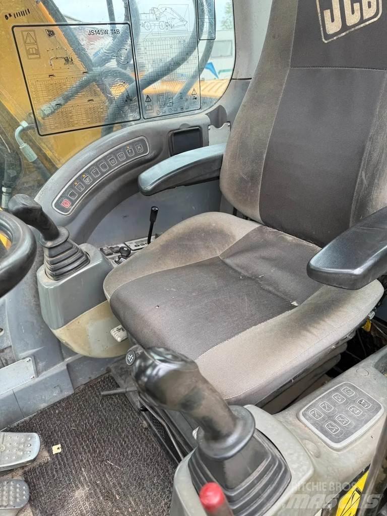 JCB JS 145W Pelle sur pneus