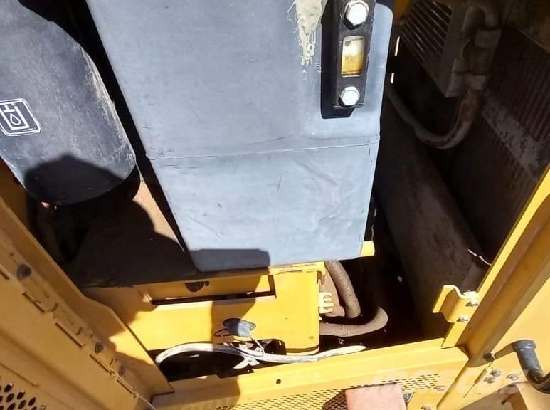 CAT 14 M Niveleuse
