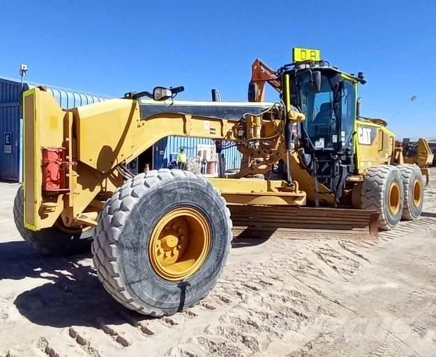 CAT 14 M Niveleuse