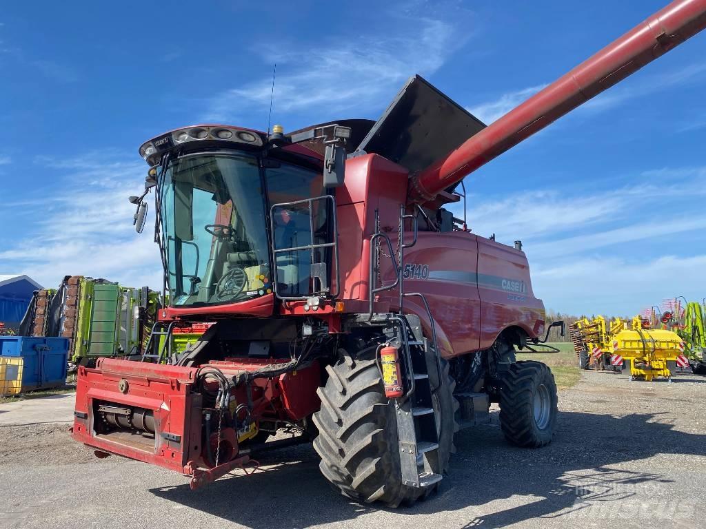 Case IH AF 5140 Moissonneuse batteuse