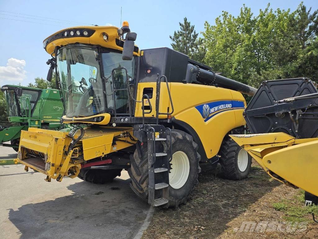 New Holland CX8.70 Moissonneuse batteuse
