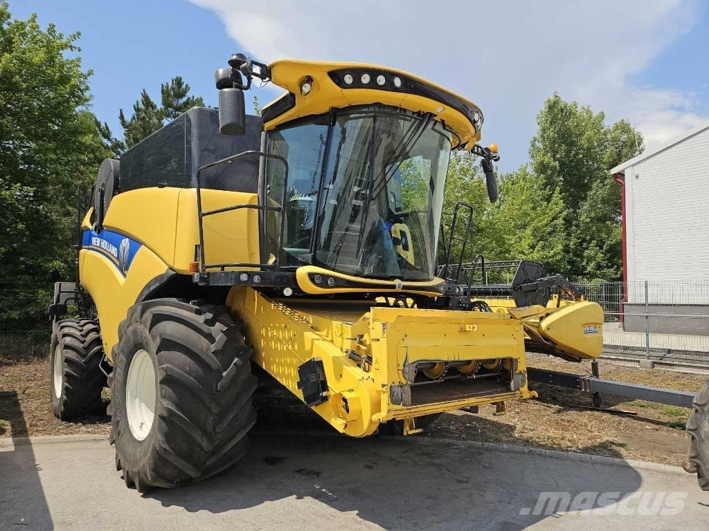 New Holland CX8.70 Moissonneuse batteuse
