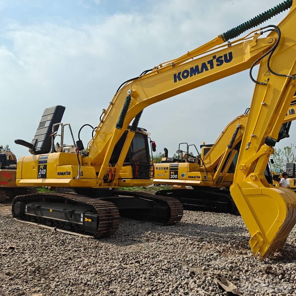 Komatsu 240LC-8 Pelle sur chenilles