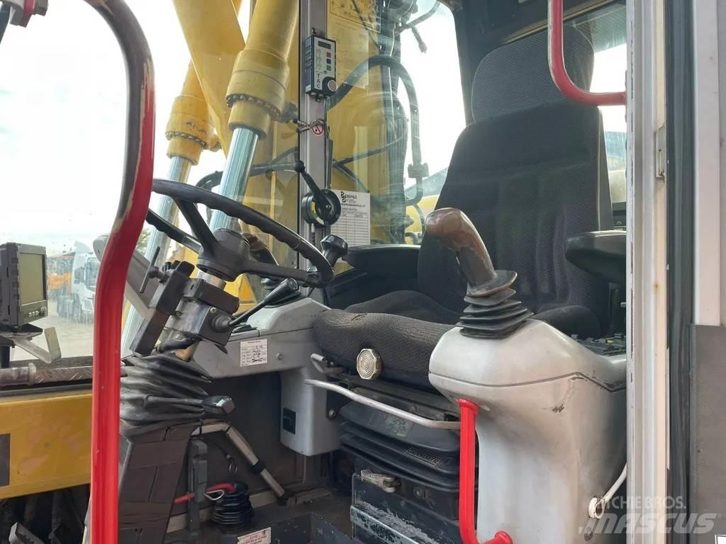 Atlas 1404K Pelle sur pneus