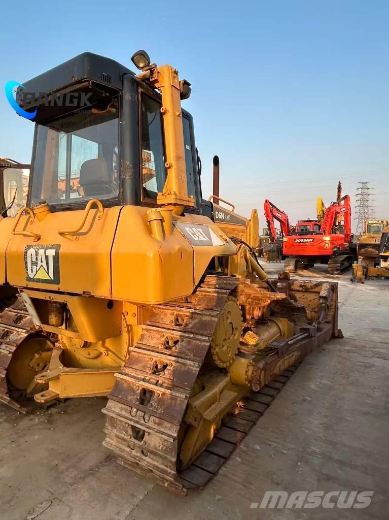 CAT D 6 N Bouteurs sur chenilles