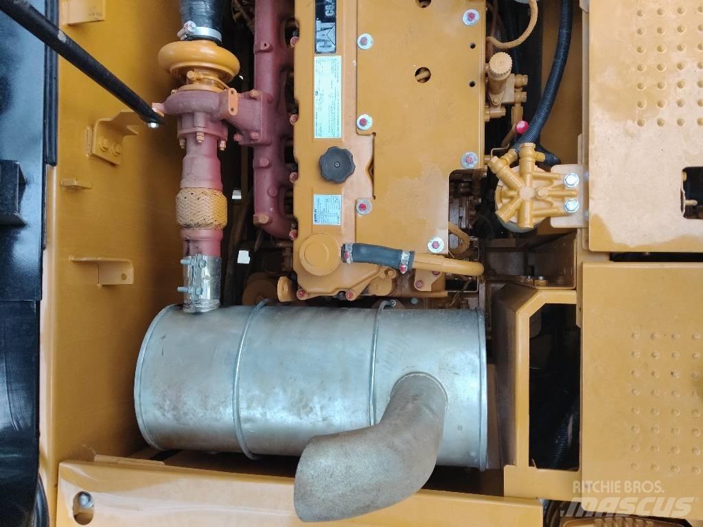 CAT 320 D L Pelle sur chenilles
