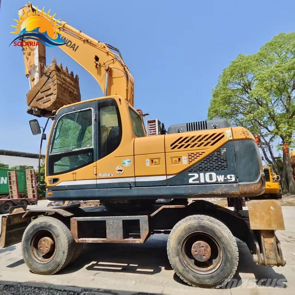 Hyundai r210w-9 Pelle sur pneus