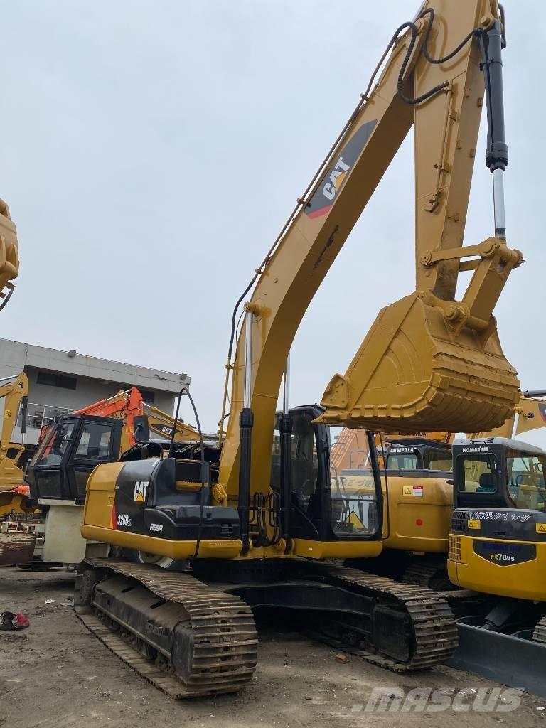 CAT 326 D Pelle sur chenilles
