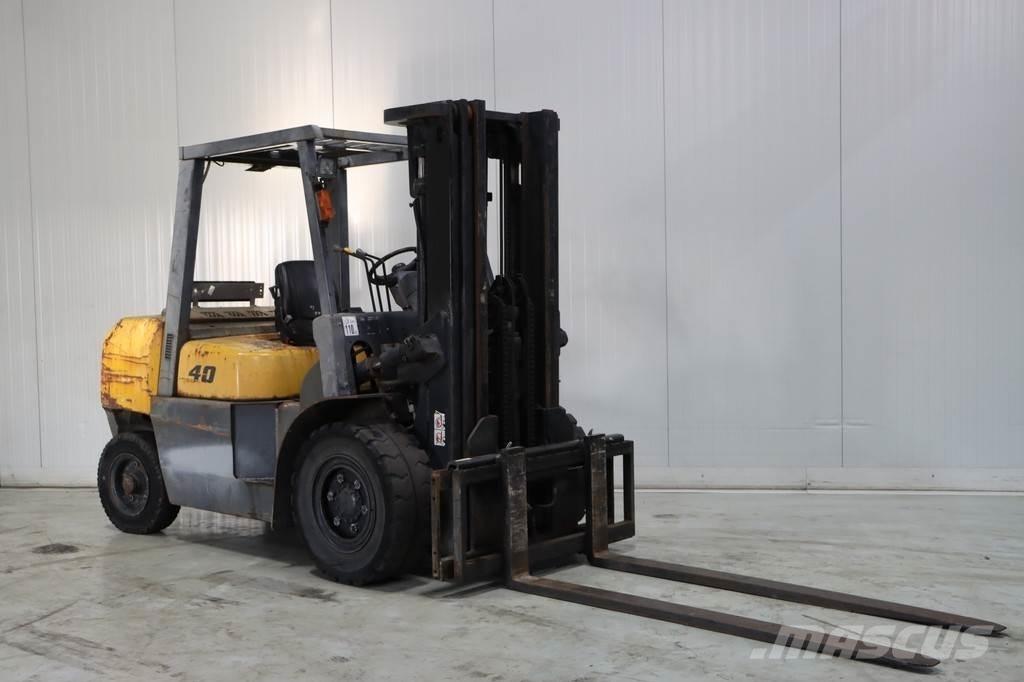 TCM FD40T2 Chariots diesel