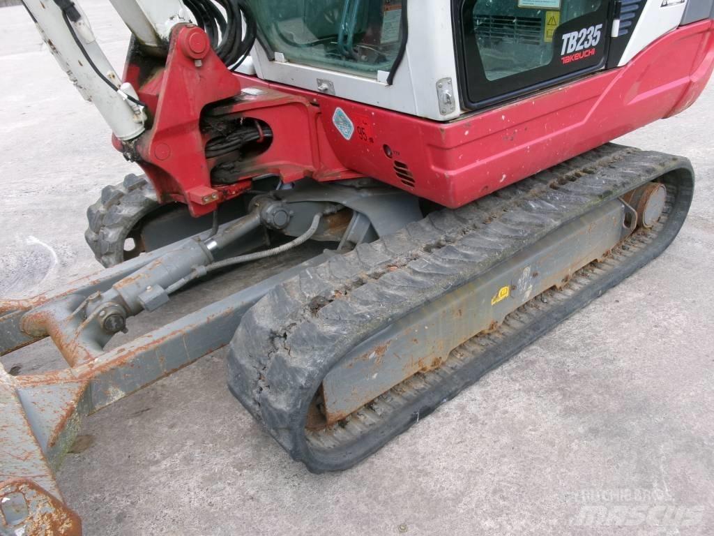 Takeuchi TB 235 Mini pelle < 7t