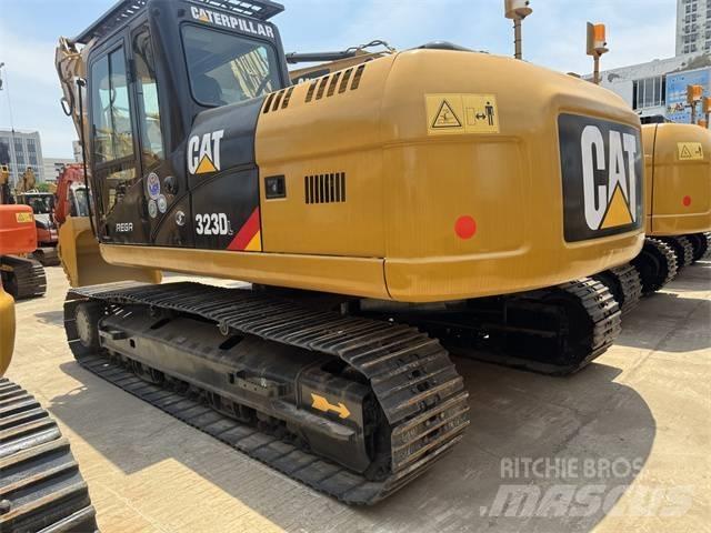CAT 323 D L Pelle sur chenilles