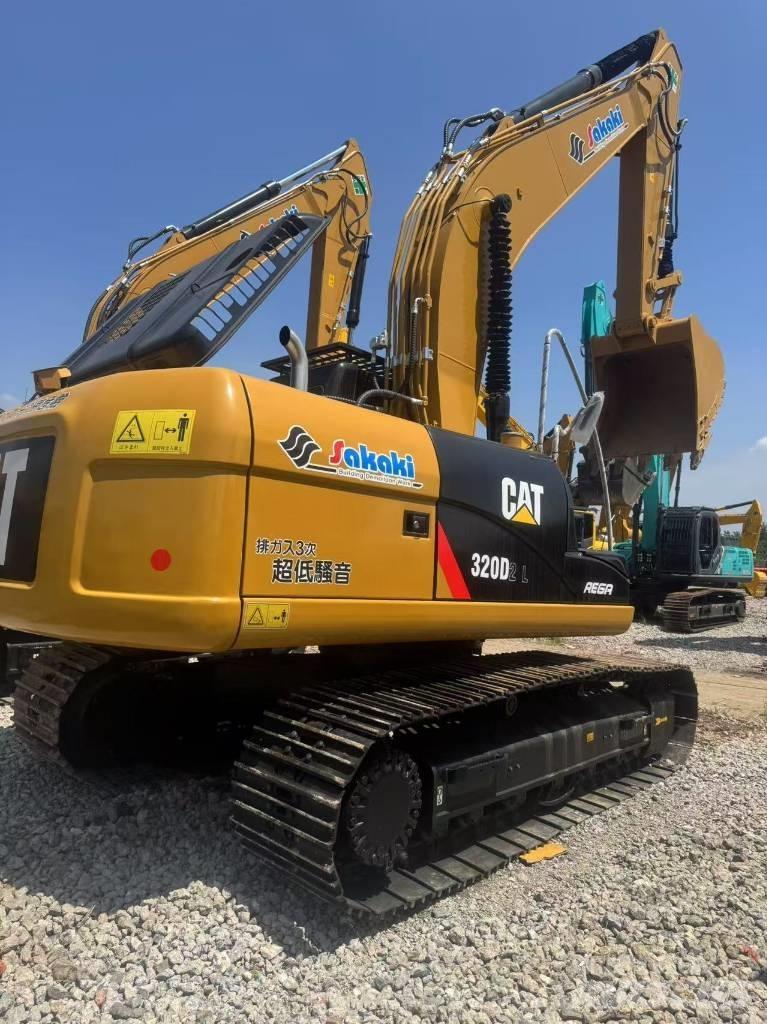 CAT 320d2 Pelle sur chenilles